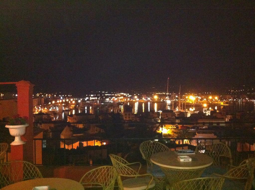 Aparthotel Navila Ibiza città Esterno foto